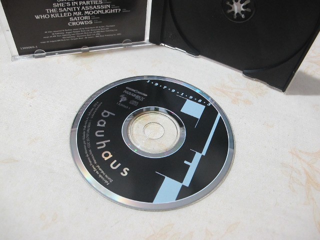 CD Bauhaus 1979-1983, Volume 2 (usado) - Rock Gótico - Anos 80 - Foto 6