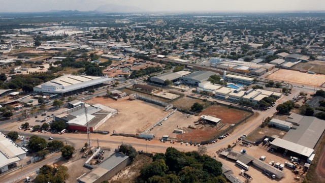 Grande terreno com 3 frentes. Aprox. 8000 m2. Mecejana. - Foto 4