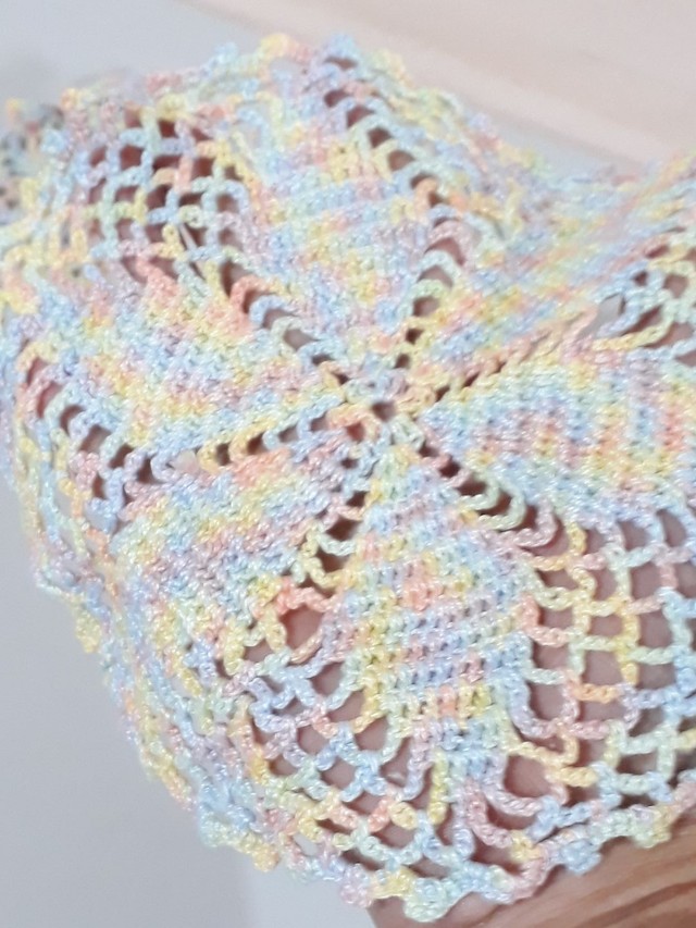 Conjunto com 6 guardanapos em crochê novos com 18cm de diâmetro  - Foto 4