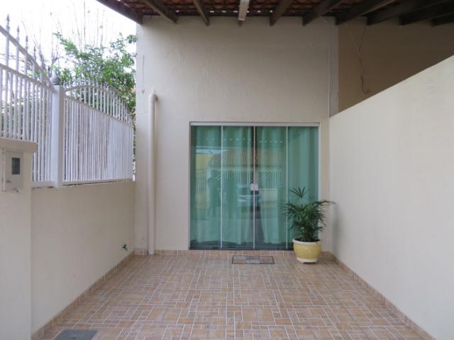Excelente Imóvel, são três casa o mesmo lote, com renda e localização privilegiada - Foto 5