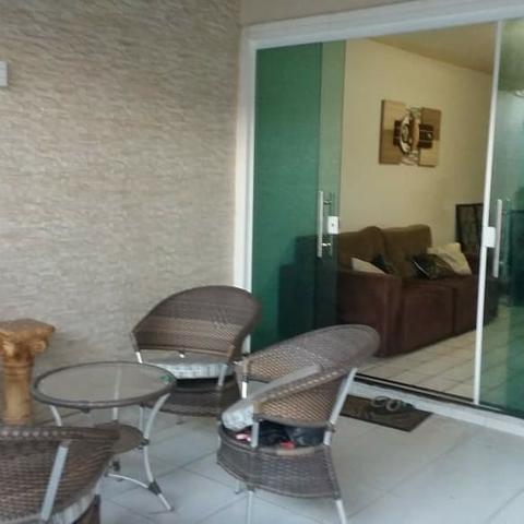 Vendo casa com piscina no Res Pinheiros II