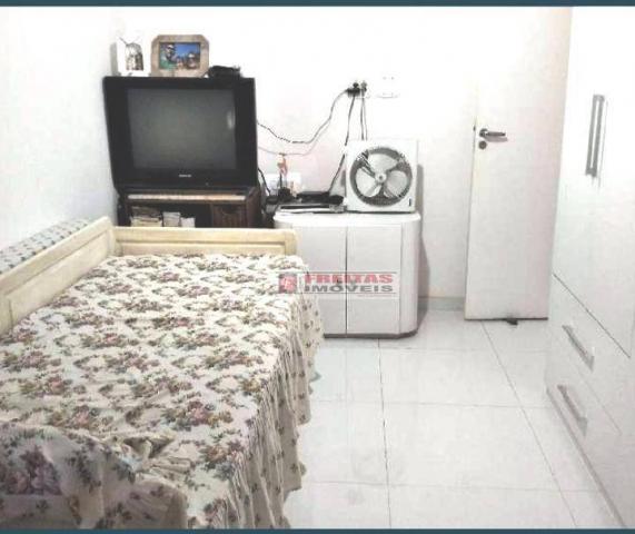 Excelente localização, com farto comércio e condução,primeira quadra. casa linear com dois - Foto 13
