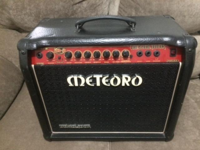 Amplificador meteoro Demolidor Fwg50