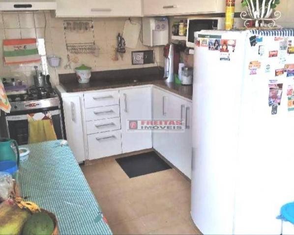Excelente localização, com farto comércio e condução,primeira quadra. casa linear com dois - Foto 14