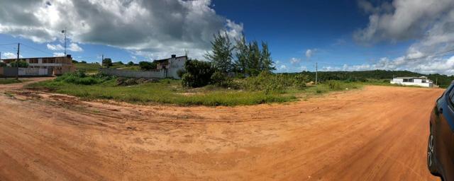Terreno com duas frentes, de esquina, na praia de Baia Formosa/RN