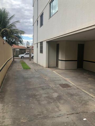 Apart 2 qts 1 suite armários ótima localização Jardim América - Foto 4