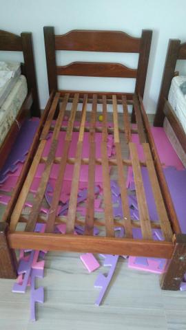 Cama de madeira - solteiro