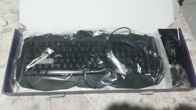 Teclado e mouse gamer