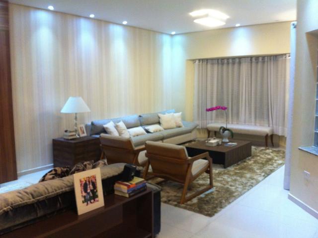 Casa nova com 4 suítes em bairro nobre - Foto 4