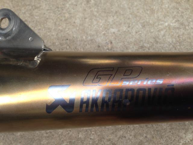Escapamento Ponteira da Hornet Akraprovic Gp2 Series Titanium - Foto 8