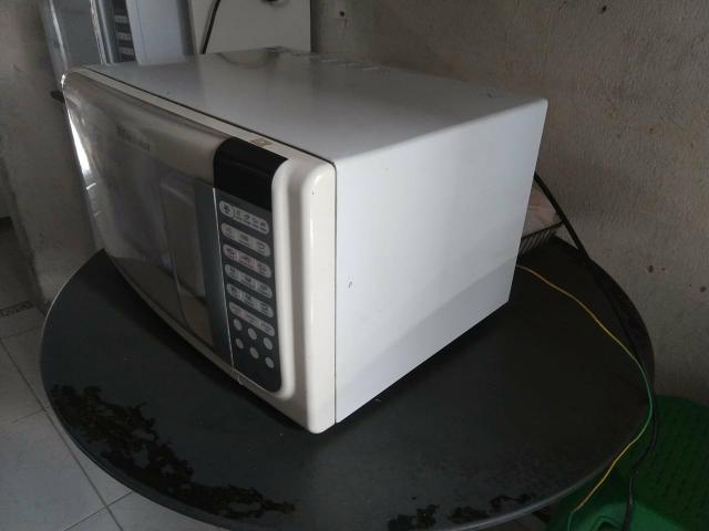 Micro-ondas Eletrolux 28 litros - Foto 3