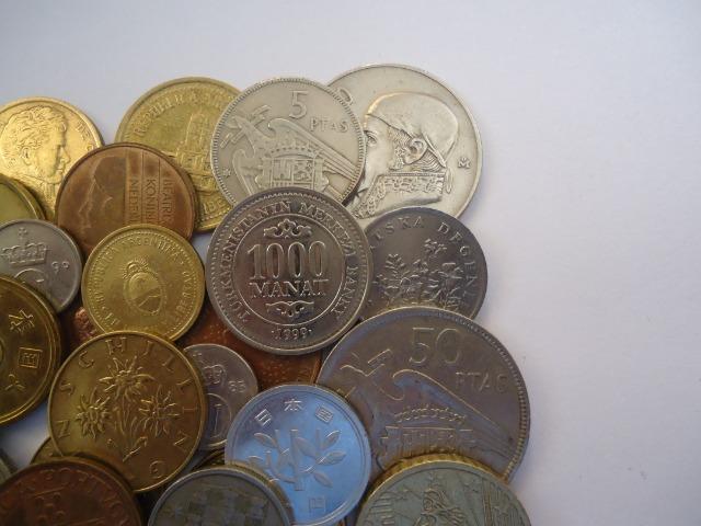 50 moedas antigas estrangeiras diversos países colecionadores - Foto 3