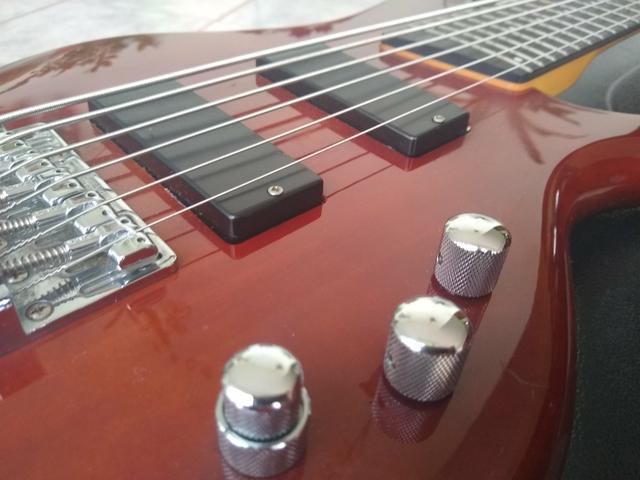 Contra baixo ibanez Gio soundgear 6 cordas ativo com case - Foto 3