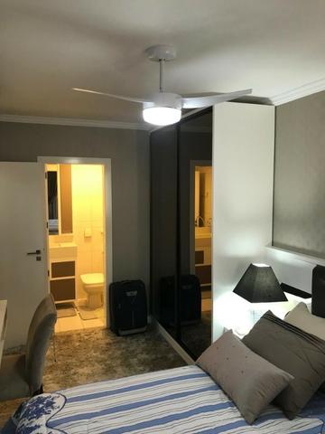 Belissimo apto finamente mobiliado e decorado em Edificio frente MAR na Meia Praia - Foto 12