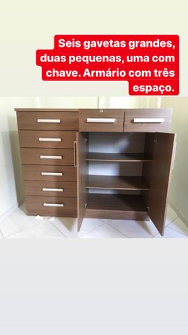 Vende-se cômoda espaçosa