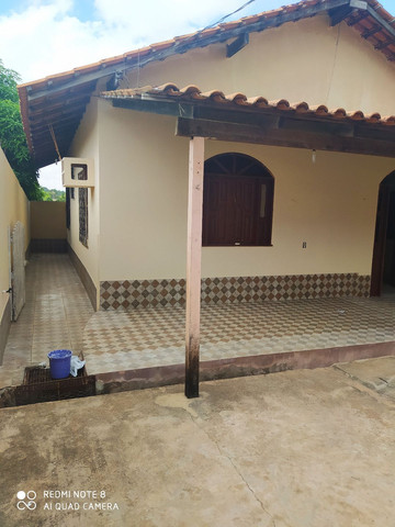 Aluga-se uma casa