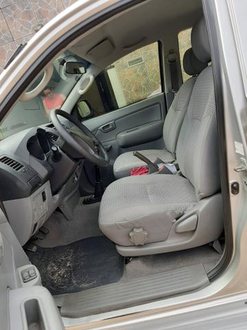 Vede se Toyota HILUX2010