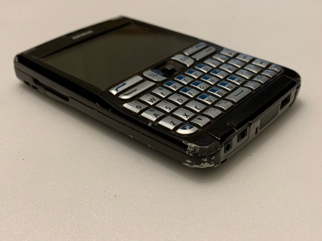 Vendo Celular Nokia E62 Funcionando C/ Carregador E Bateria - Foto 2