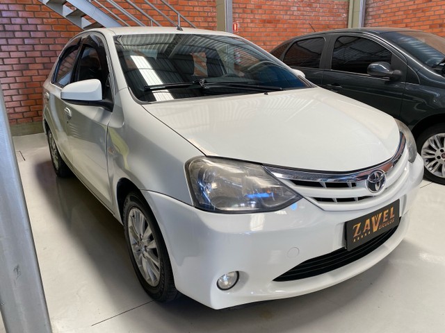 Etios 1.5 XLS Sedan 2014