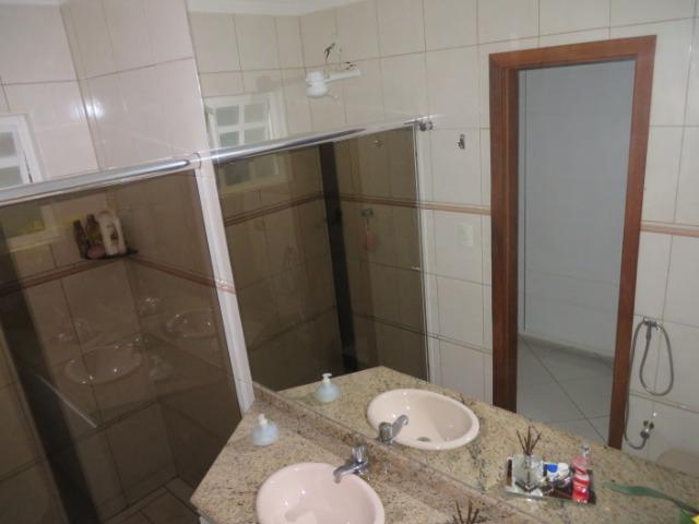 Excelente Casa, 3 quartos, 3 suites, duas cozinhas, mobiliado - Foto 17