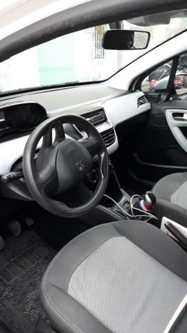 Peugeot 208 active1.5 2014 - Foto 2