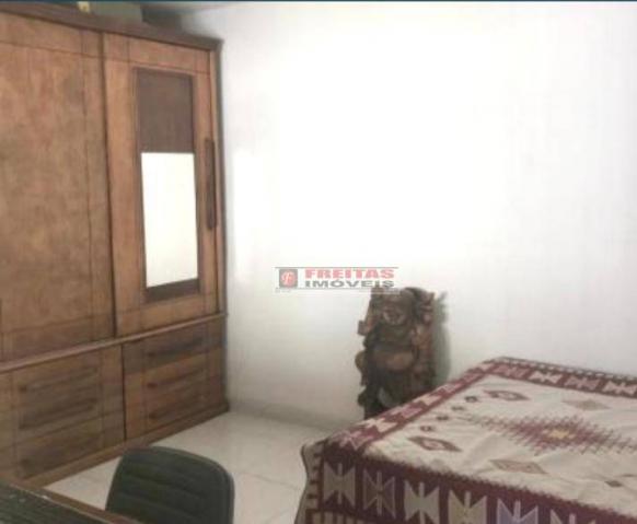 Excelente localização, com farto comércio e condução,primeira quadra. casa linear com dois - Foto 7