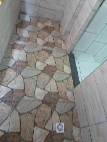 Vende - se um prédio composto por 5 casas - Foto 10