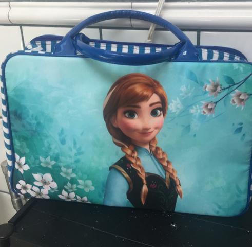 Mala e blusa da Frozen