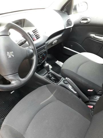 Peugeot 207 2013 completo e conservado - Foto 4