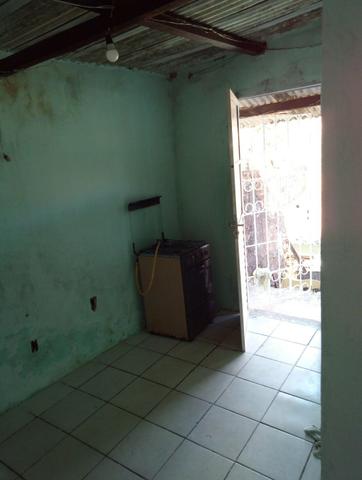 Vendo ou troco por casa em outro bairro - Foto 2