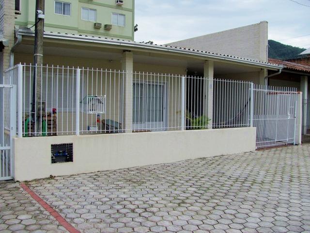 Casa com ar condicionado e WI-FI, a 15 m do mar na Praia da Ilhota, Itapema - Foto 2