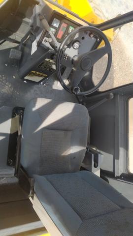 Pá carregadeira. komatsu wa180
