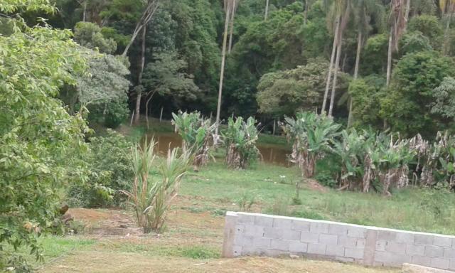 Lote de 3.000 m2 na Mombaça