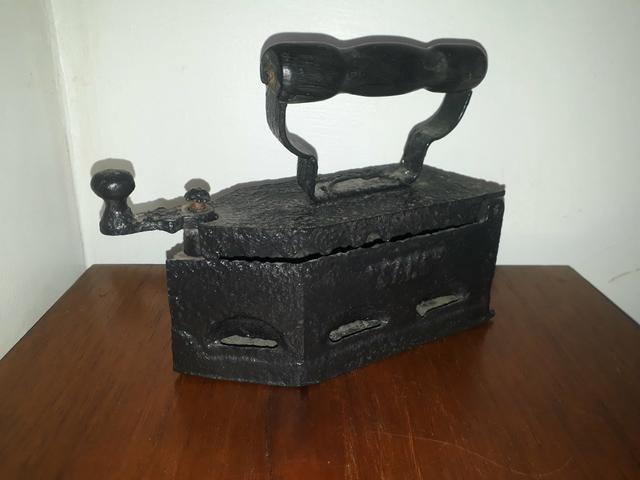 Ferro de Passar Antigo (brasa)