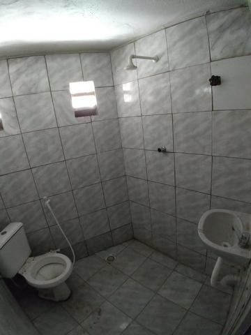 Alugo ótima casa na Rua Tiradentes - Foto 6
