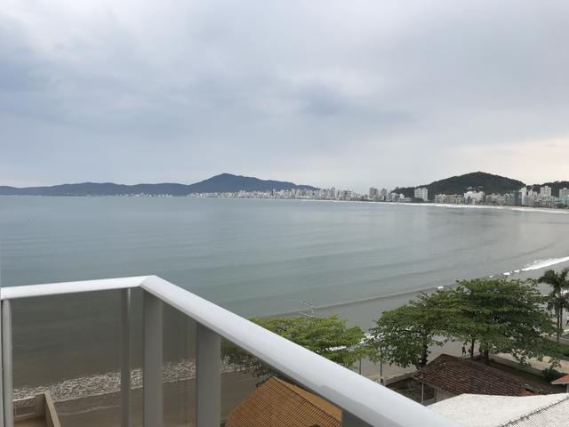 More na beira do mar em Itapema / 04 suítes + 03 vagas