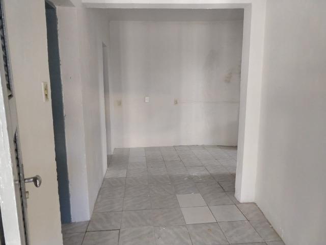 Alugo ótima casa na Rua Tiradentes - Foto 9