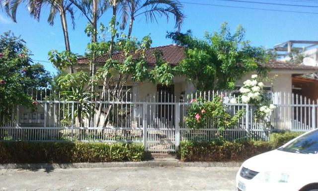 Vendo casa em Camboriú