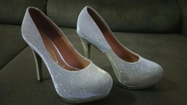 Sapato prata com glitter lindo - Foto 4