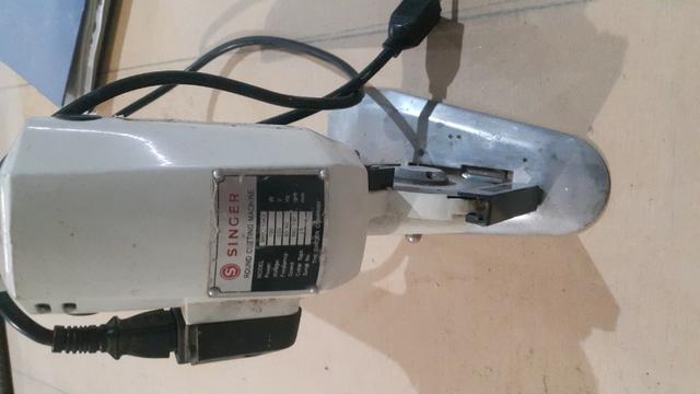 Maquina Para Corta Tecido Singer !! - Foto 3