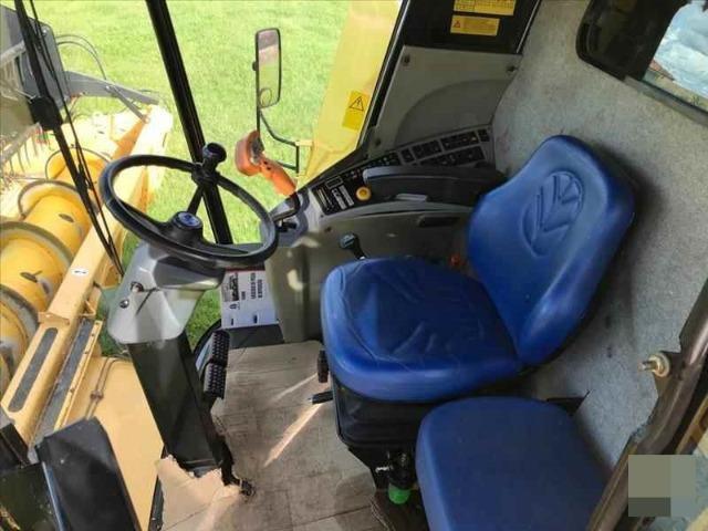 Colheitadeira New Holland TC 5090