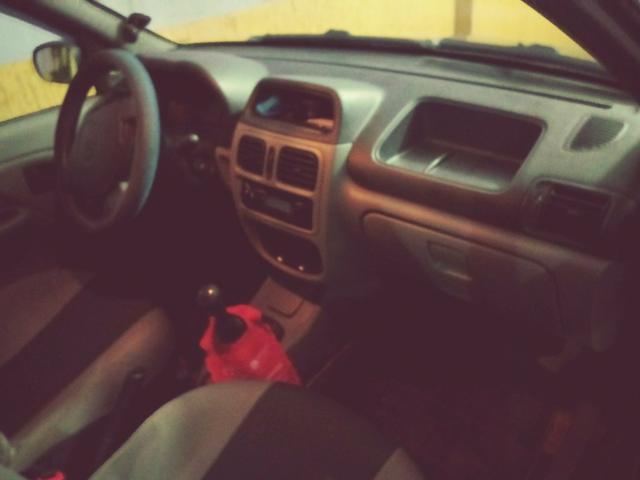 Vende se .um renor clio