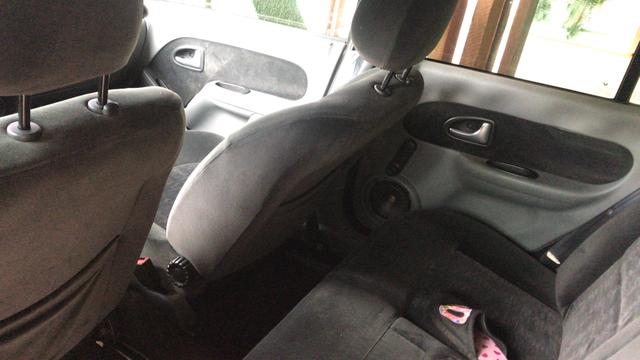 Clio Sedan 1.0 Privilege Única Dona - Foto 11