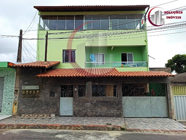 Excelente Casa com Três Pavimentos em Cidade Continental