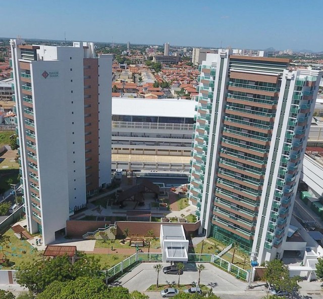 Apartamento com 3 quartos, 2 vagas, à venda, 91 m² por R$ 860.000 - Guararapes - Fortaleza