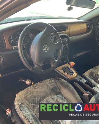 Sucata de jaguar ftype v6 blindado para retirada de peças  - Foto 5