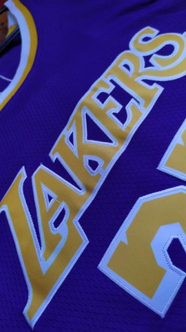 Camisa de basquete Regata NBA L.A. Lakers #23 LeBron James Roxa com preto - Foto 5
