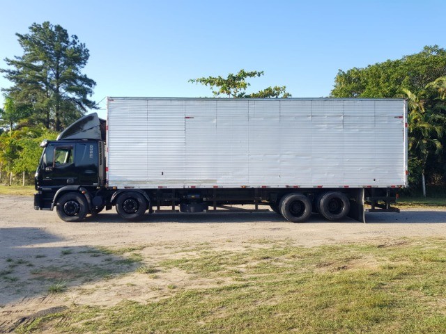 Caminhão Bitruck Iveco 2011 