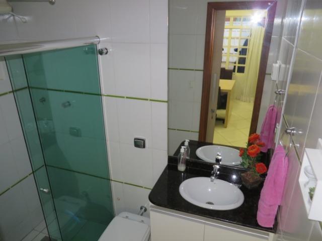 Excelente Casa, 3 quartos, 3 suites, duas cozinhas, mobiliado - Foto 14