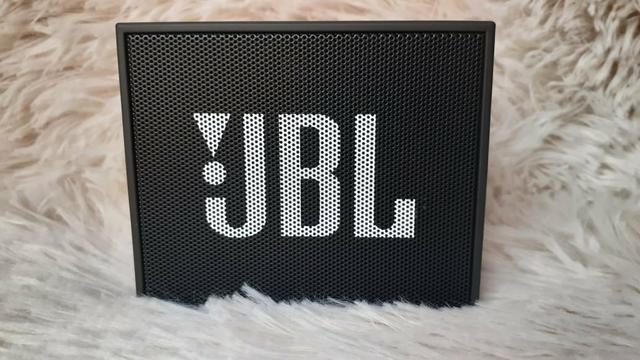 Caixa JBL GO